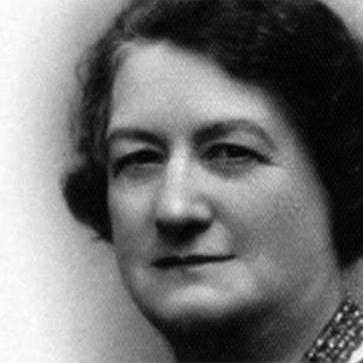 Imagen secundaria 1 - La fascinante vida de la marquesa de Parabere: “Fue rompedora desde su niñez”