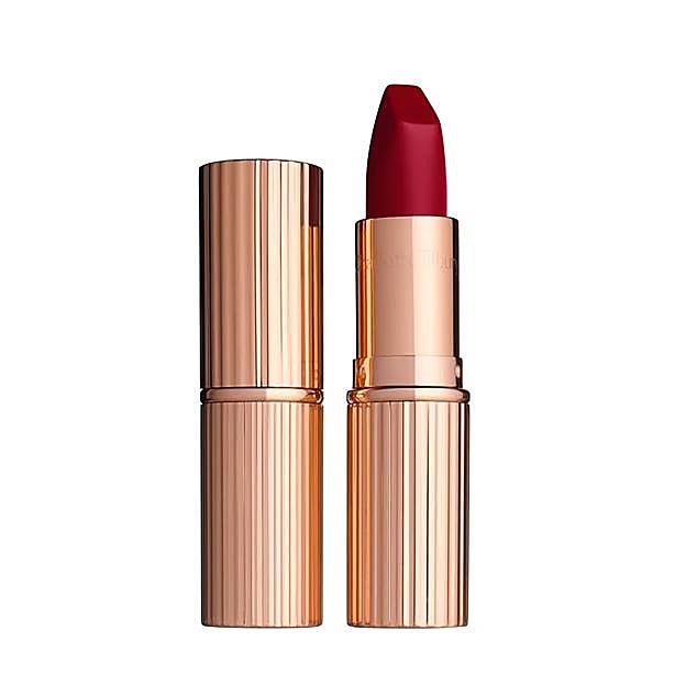 Barra de labios Matte Revolution de Charlotte Tilbury. (39,99 euros).