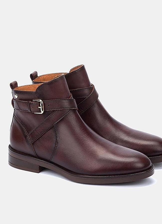 Imagen - Botines planos con hebillas en piel desgastada