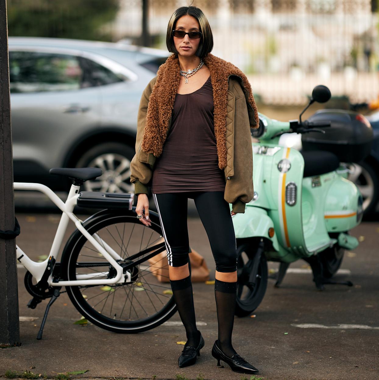 Mujer vestida con opposite style