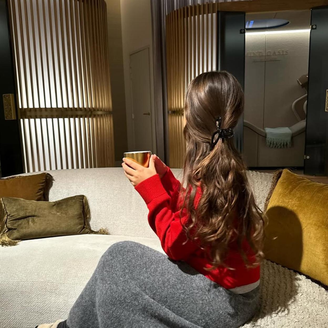 La pinza efecto pelo largo de los 2000 regresa