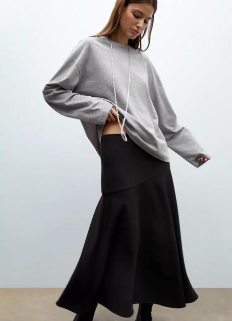 Imagen - Falda negra de Pull & Bear (27,99 euros)