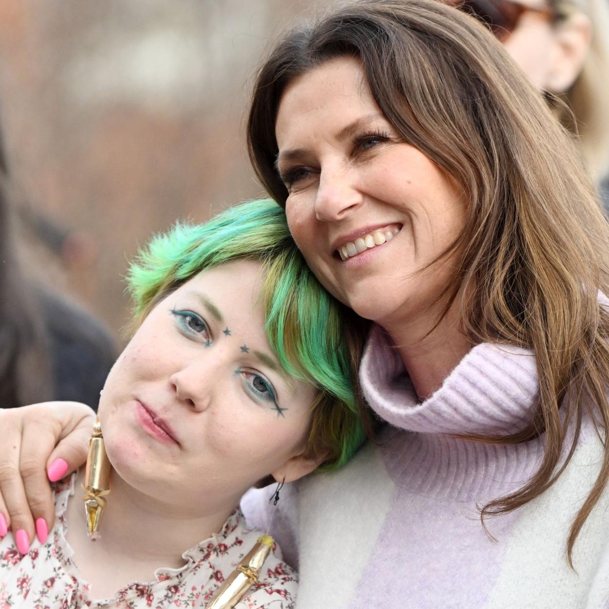 Marta Luisa de Noruega y su hija, Maud Angelica Behn. 
