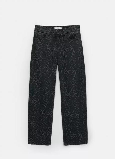 Imagen - Pantalón con estampado de leopardo de Pull & Bear (35,99 euros)