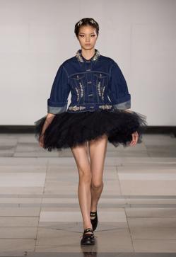 Imagen secundaria 2 - Simone Rocha SS25.