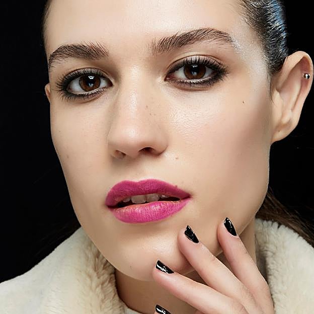 Los diseños de uñas de invierno que van a triunfar este 2025