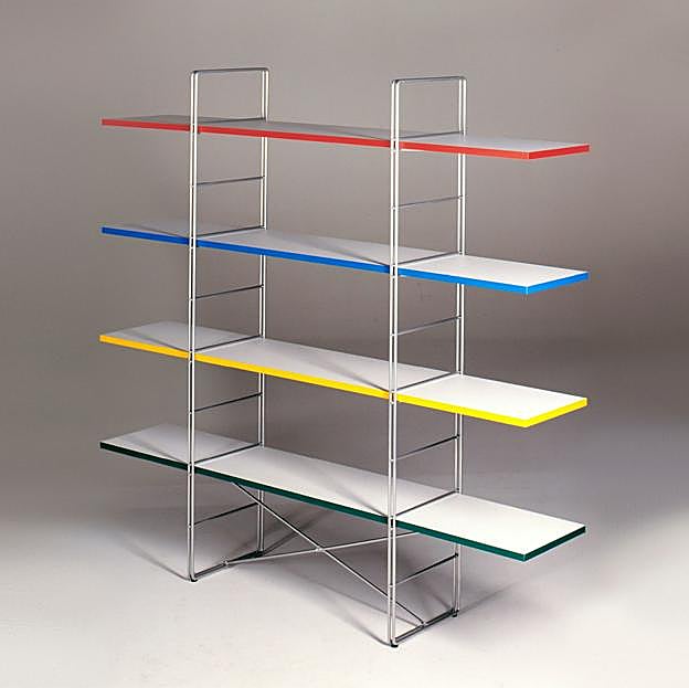 La icónica estantería GUIDE de IKEA de 1985 inspira la nueva BYAKORRE, que estará a la venta en febrero de 2025.