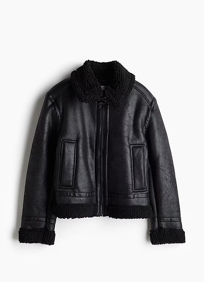Imagen - Chaqueta de doble faz en negro de H&M.