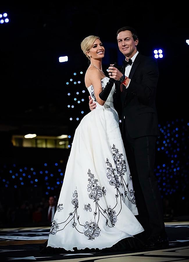 Imagen - Ivanka Trump bailando Unchained Melody de The Righteous Brothers junto a su marido, Jared Kushne. / @ivankatrump