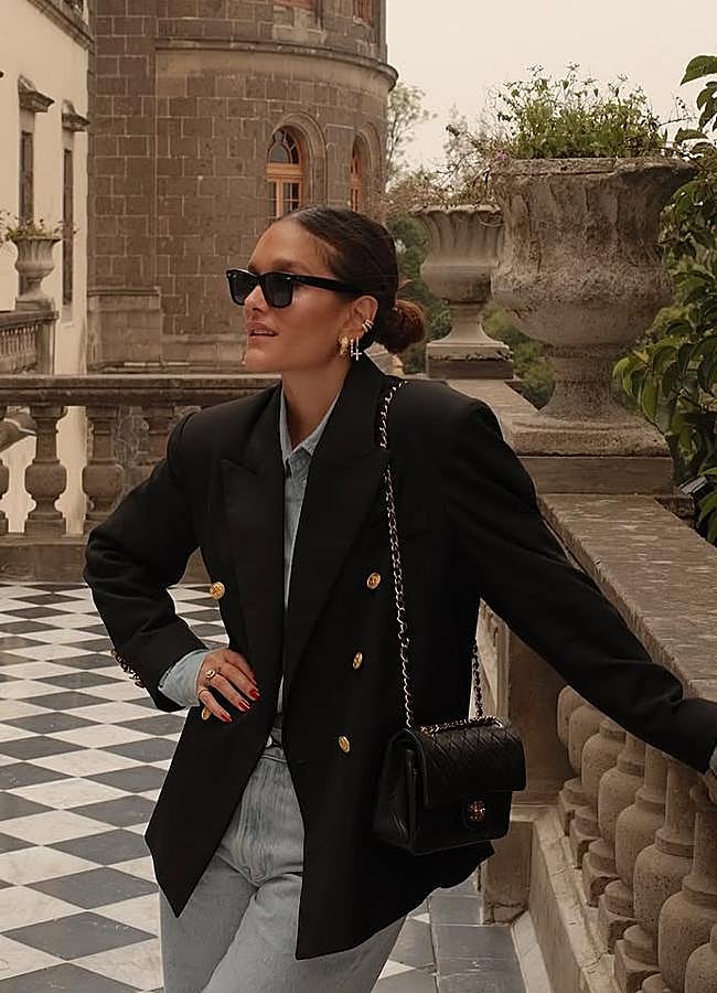 Imagen - Hailey Bieber con prendas de sastrería/ @sisterlystyle