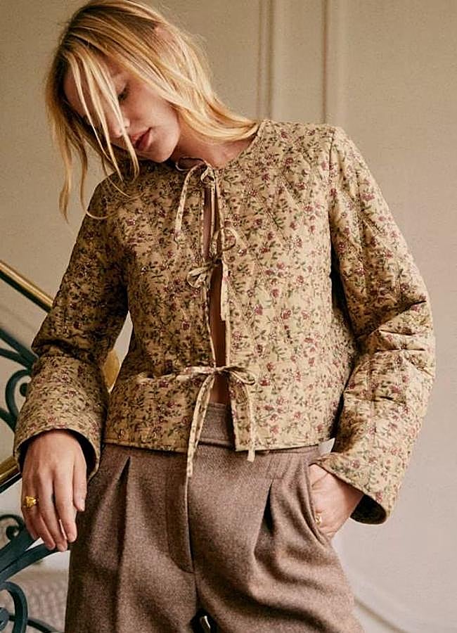 Imagen - Chaqueta en tejido acolchado con flores y lazos