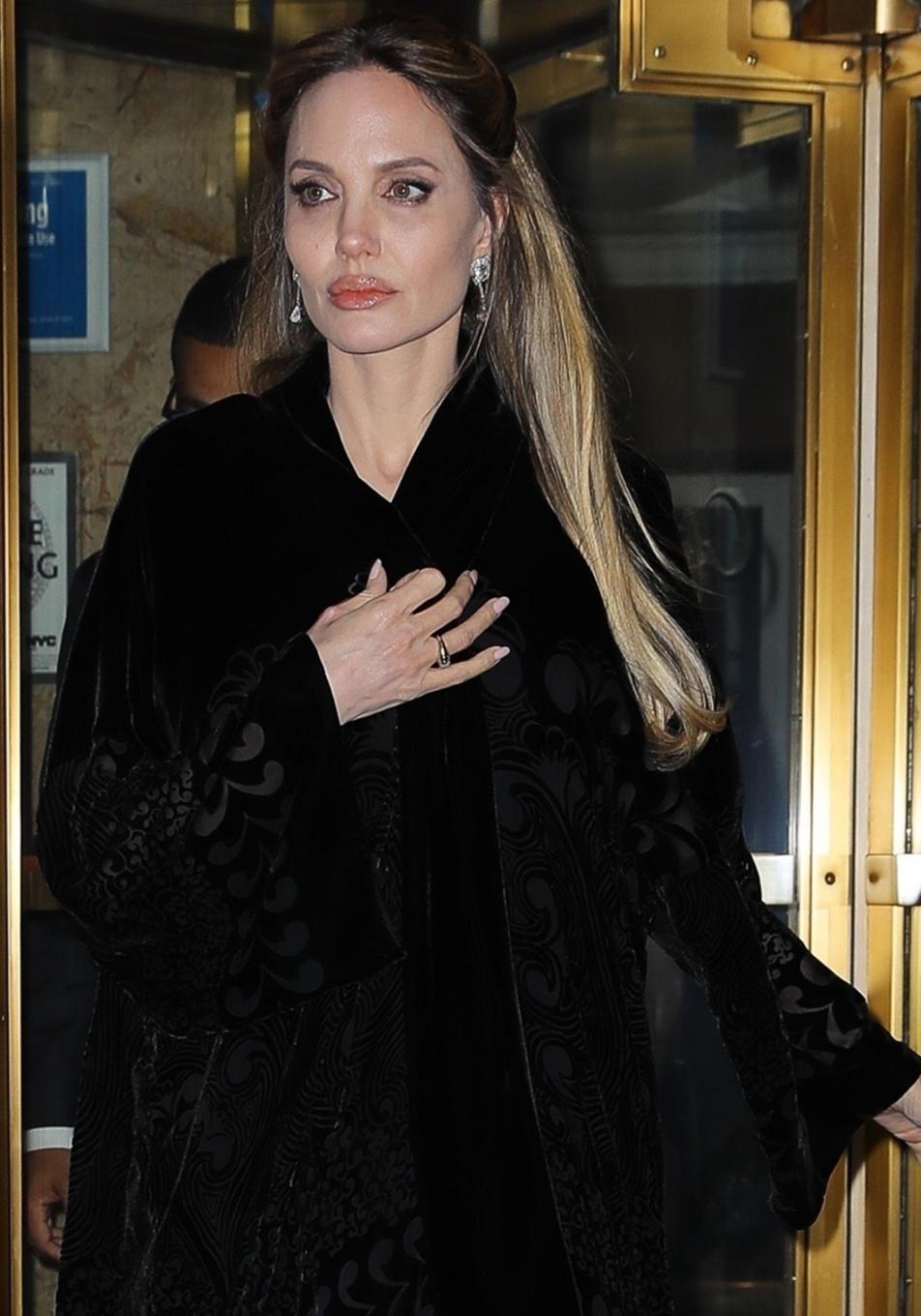 No te las cuidas (y deberías): por qué usar una crema de manos a los 50 años y las mejores