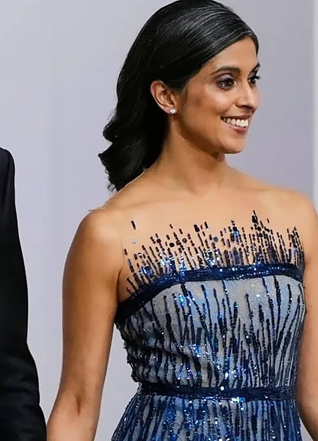 Imagen - Usha Vance con canas. Fotos: @usha_vanceus