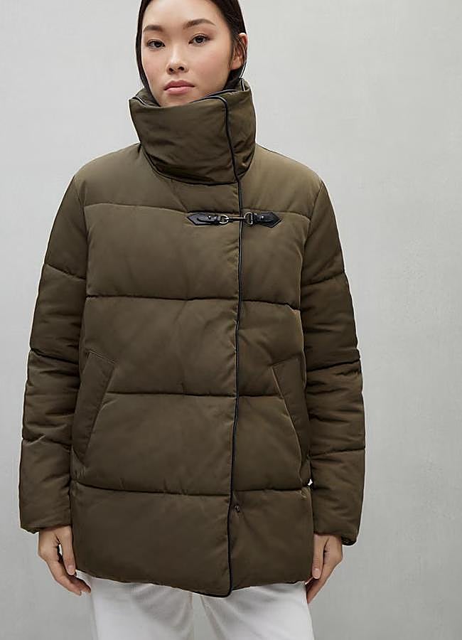 Imagen - Abrigo acolchado verde de Easy Wear, 47,99 euros.