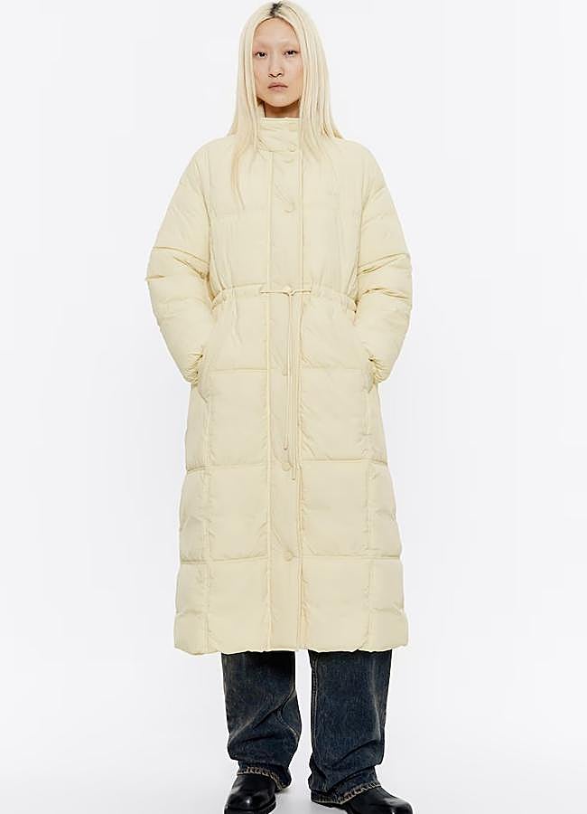 Imagen - Abrigo blanco largo de Bimba y Lola, 110 euros.