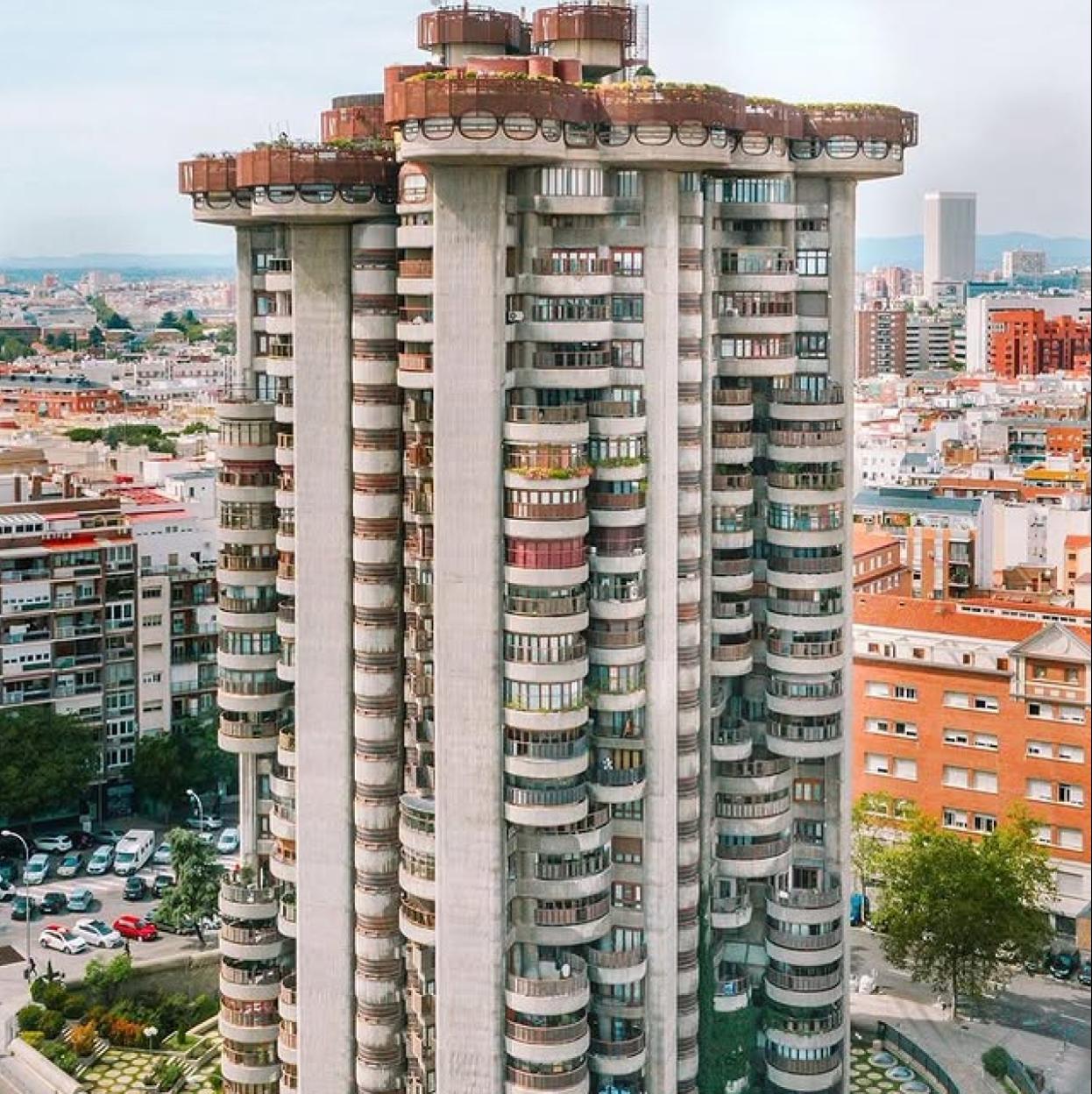Torres Blancas, icono del brutalismo en Madrid.