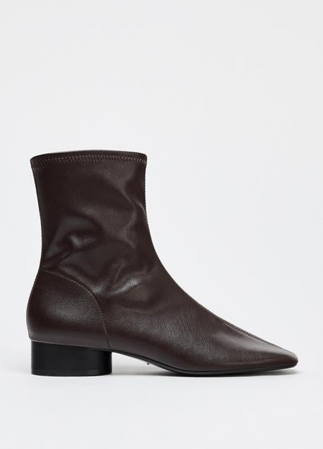 Imagen - Botines planos de Zara (49,95 euros)
