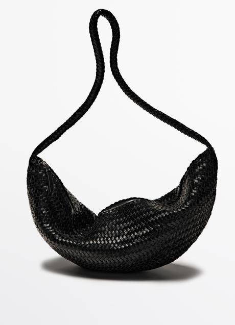 Imagen - Bolso negro de Massimo Dutti (249 euros)