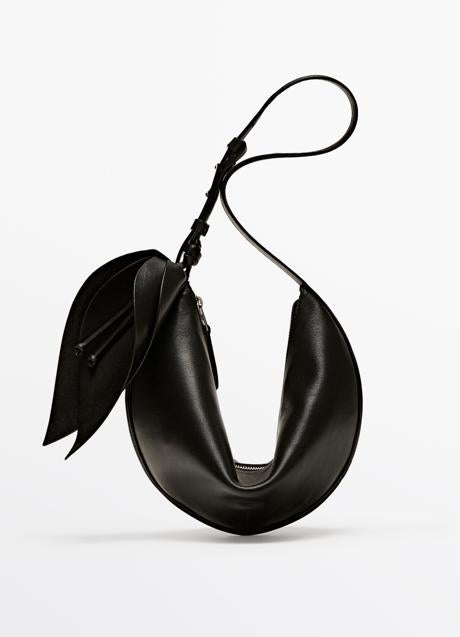 Imagen - Bolso negro de Massimo Dutti (149 euros)