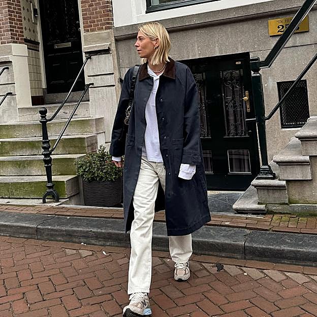 Estas zapatillas de colores neutros son muy elegantes y ponibles