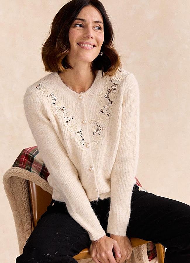 Imagen - Rebeca de punto con encaje floral