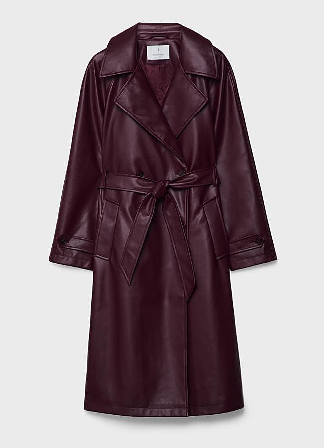 Imagen - Trench larga efecto piel de Stradivarius (49,99€)