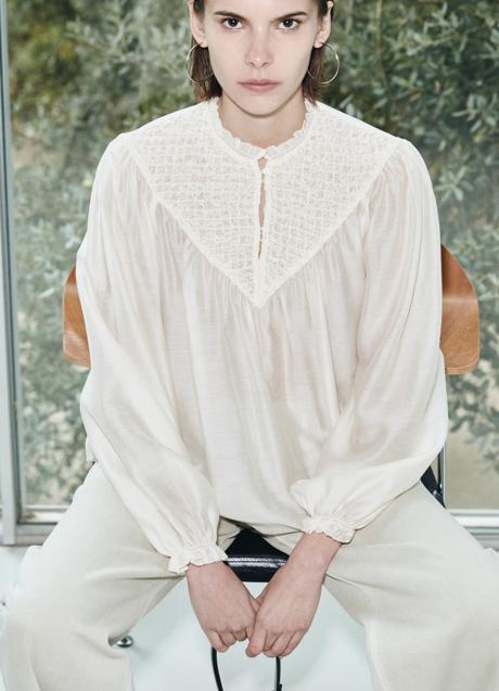 Imagen - Camisa blanca con bordados de Sfera (35,99 euros)