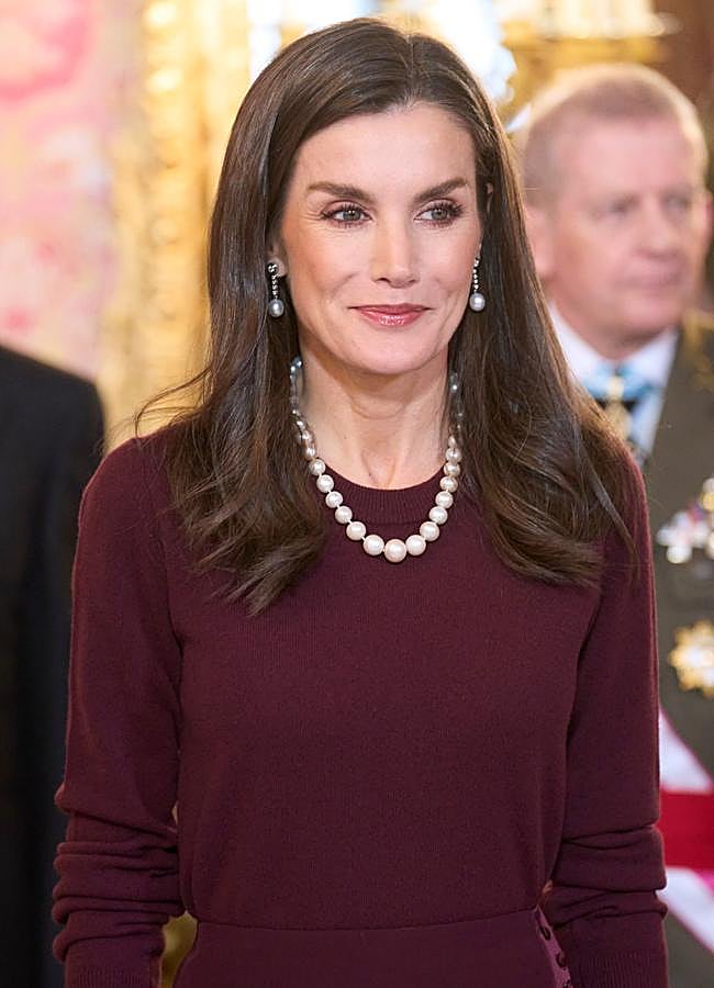 Imagen - La reina Letizia con un jersey de Falconeri. / LIMITED PICTURES