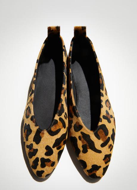 Imagen - Bailarinas con estampado animal de H&M (89,99 euros)