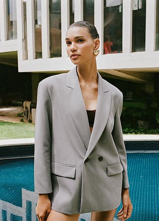 Imagen - Americana con hombreras color gris