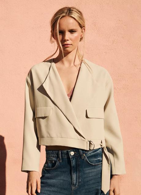 Imagen - Chaqueta corta de Pull & Bear (35,99 euros)