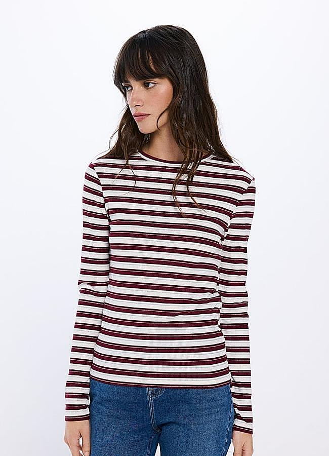 Imagen - Camiseta de rayas ajustada de Cortefiel (7,99 euros):