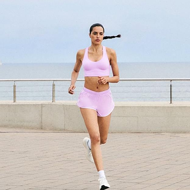 Los sérums antiflacidez para evitar la temida 'cara de runner'