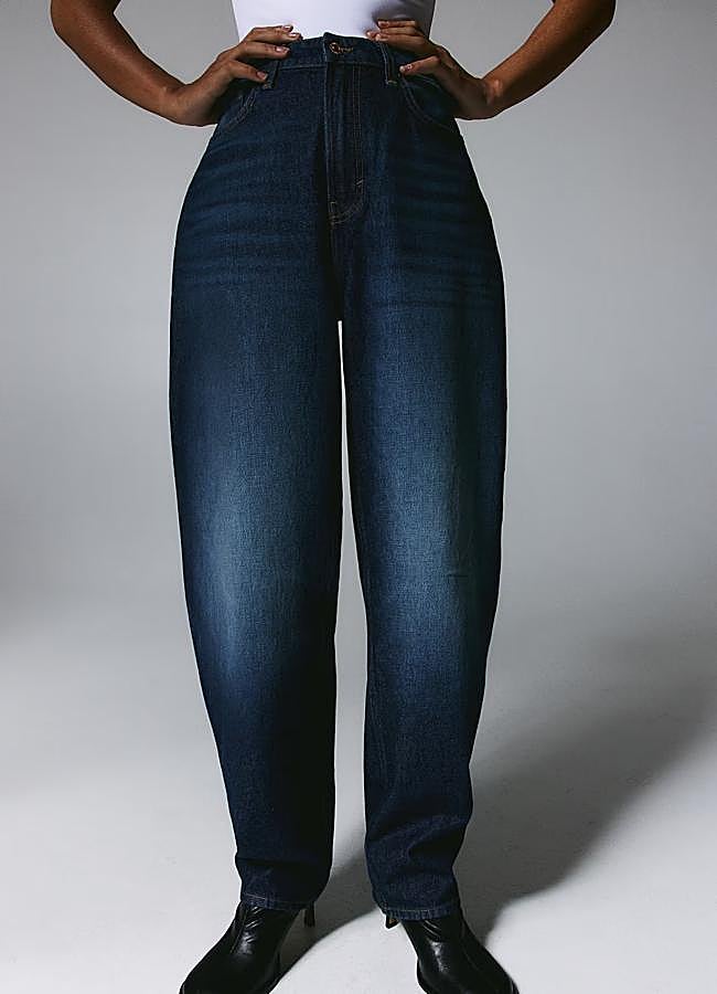 Imagen - Barrel jeans azul índigo de H&M, 34,95 euros..