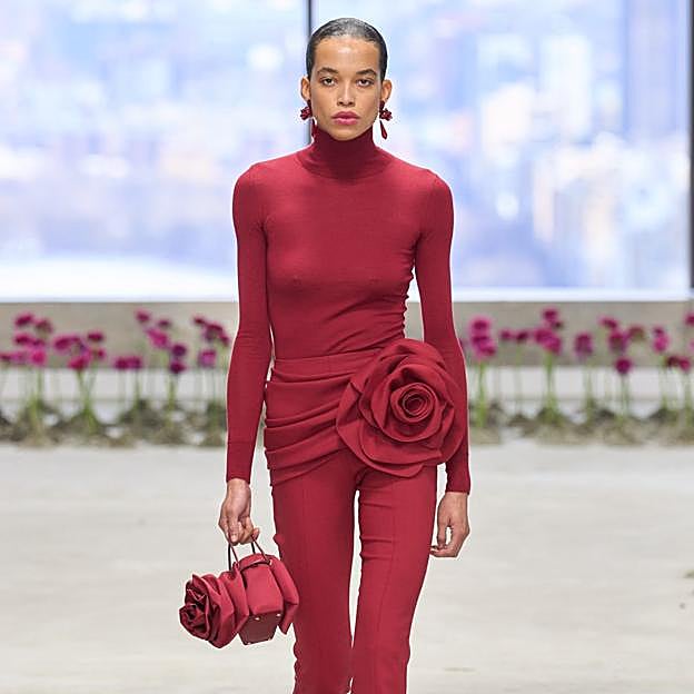 Imagen principal - Looks del desfile FW25 de Carolina Herrera.