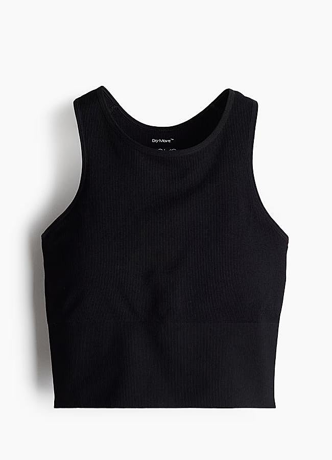 Imagen - Top deportivo en negro con tejido rib de H&M (17,99 euros);