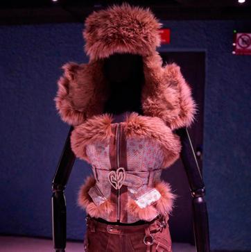 Imagen secundaria 1 - Pop Up de Teresa Helbig y Dominnico, donde han enseñado sus propuestas.