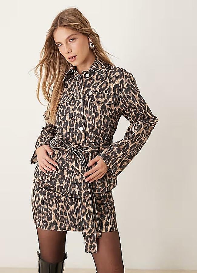 Imagen - Chaqueta vaquera con print de leopardo