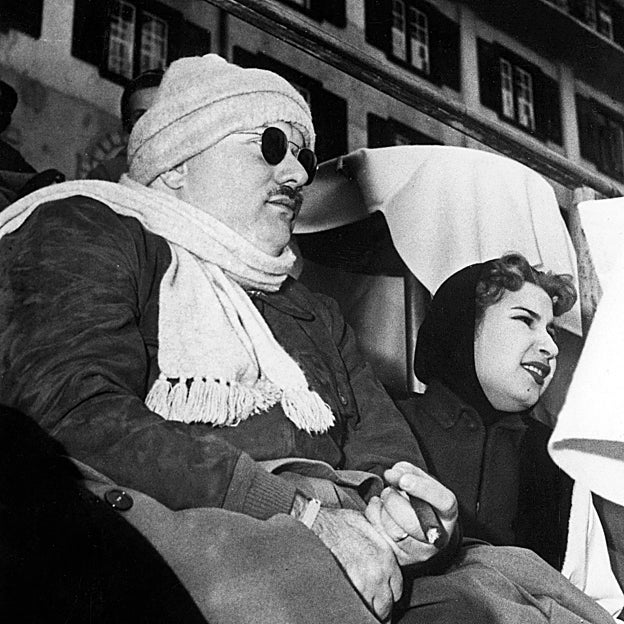 El rey Farouk y Narriman Sadek en Saint Moritz, en 1953. 