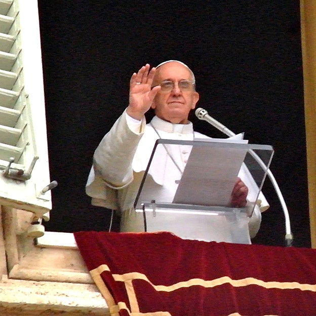 El papa Francisco durante el tradicional Ángelus en el Vaticano. / 