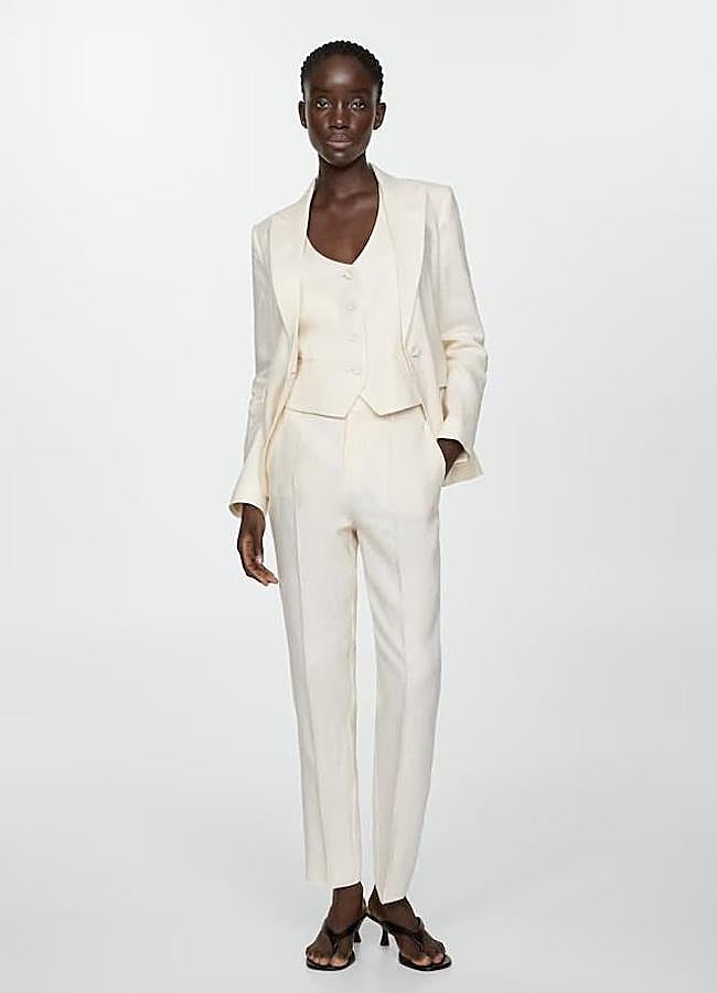 Imagen - Traje de tres piezas en lino blanco