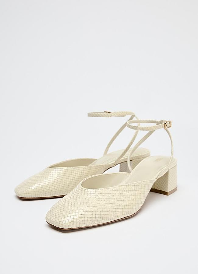 Imagen - Zapatos destalonados con punta cuadrada de Zara (25,95 euros).