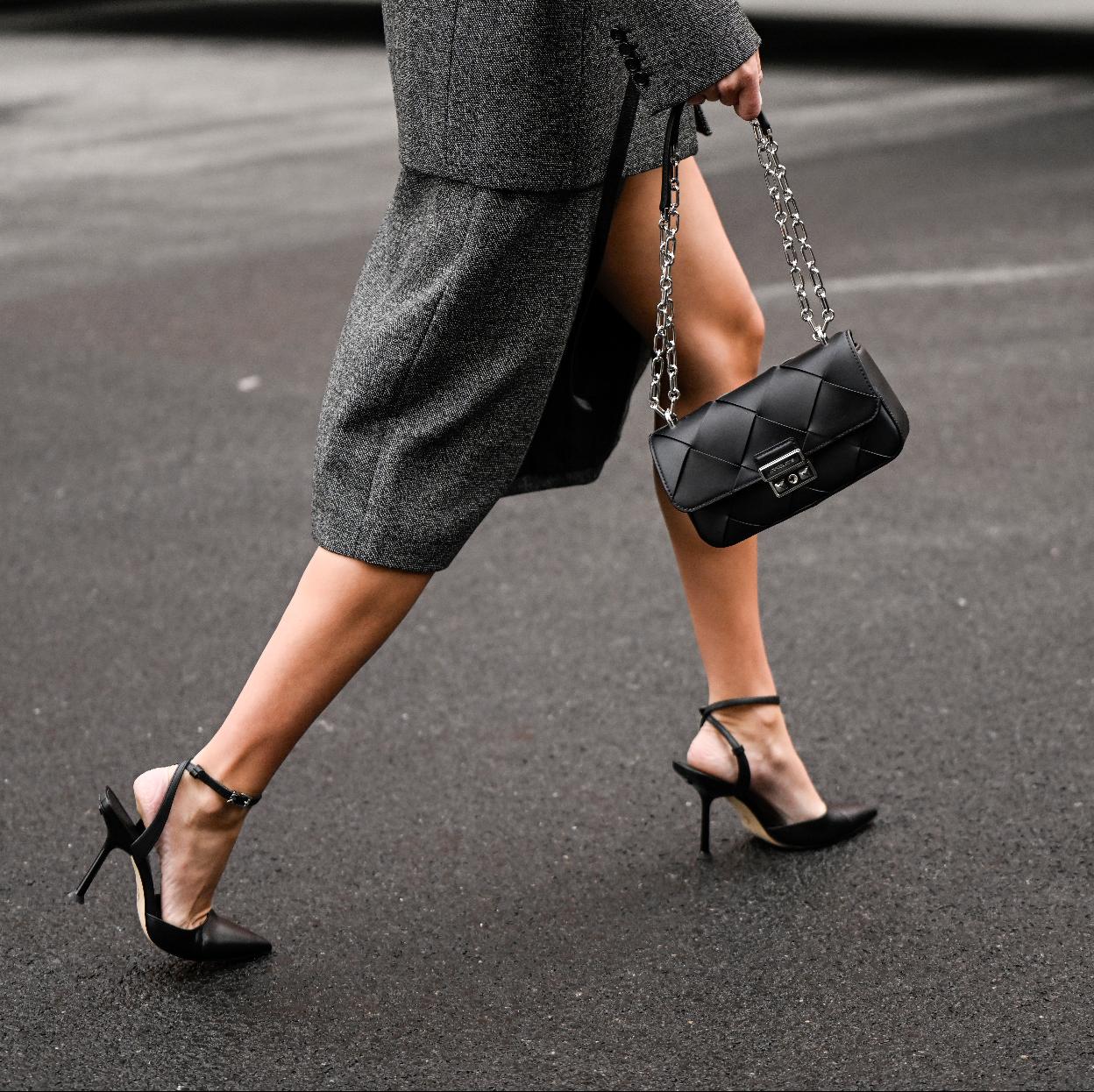 Estos son los trajes de falda midi que llevarás a cualquier hora. 