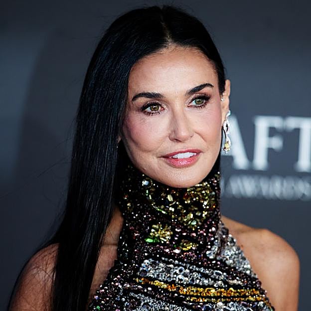 Demi Moore con maquillaje realizado por Sofia Schwarzkopf-Tilbury en los premios BAFTA.