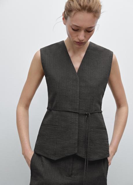 Imagen - Chaleco gris de Massimo Dutti (79,95 euros)