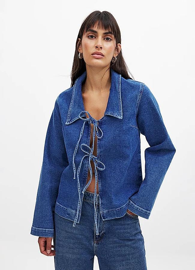 Imagen - Sobrecamisa con lazos de NA-KD, 89,95 euros.