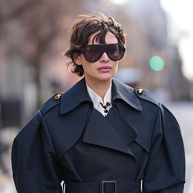 Mangas abullonadas, las favoritas de las más elegantes en primavera y los mejores básicos