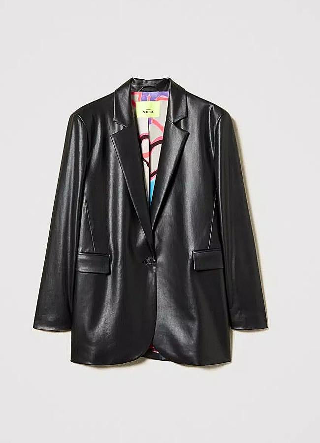 Imagen - Chaqueta de cuero tipo blazer en negro de Twinset, 185,50 euros.