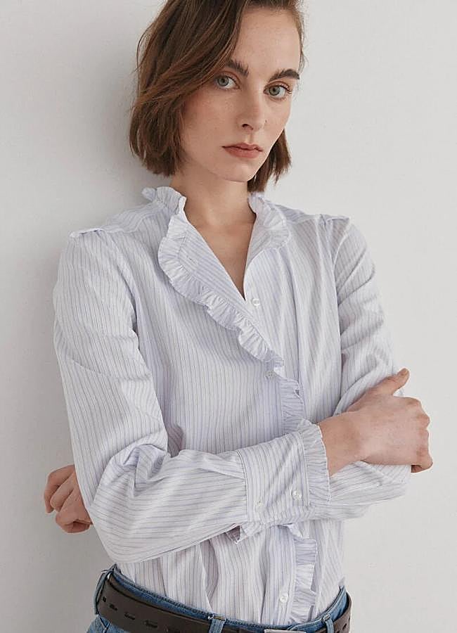 Imagen - Camisa con volantes en el cuello de Pedro del Hierro (89,95 euros):