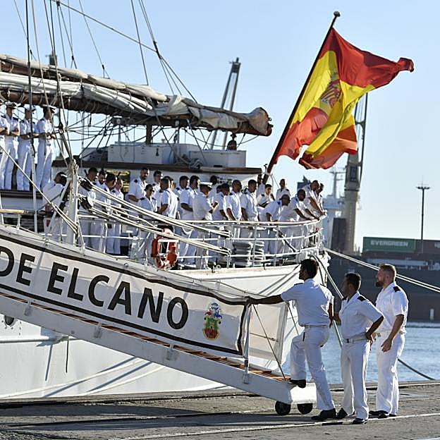 La tripulación de Elcano llega al puerto de Montevideo. 